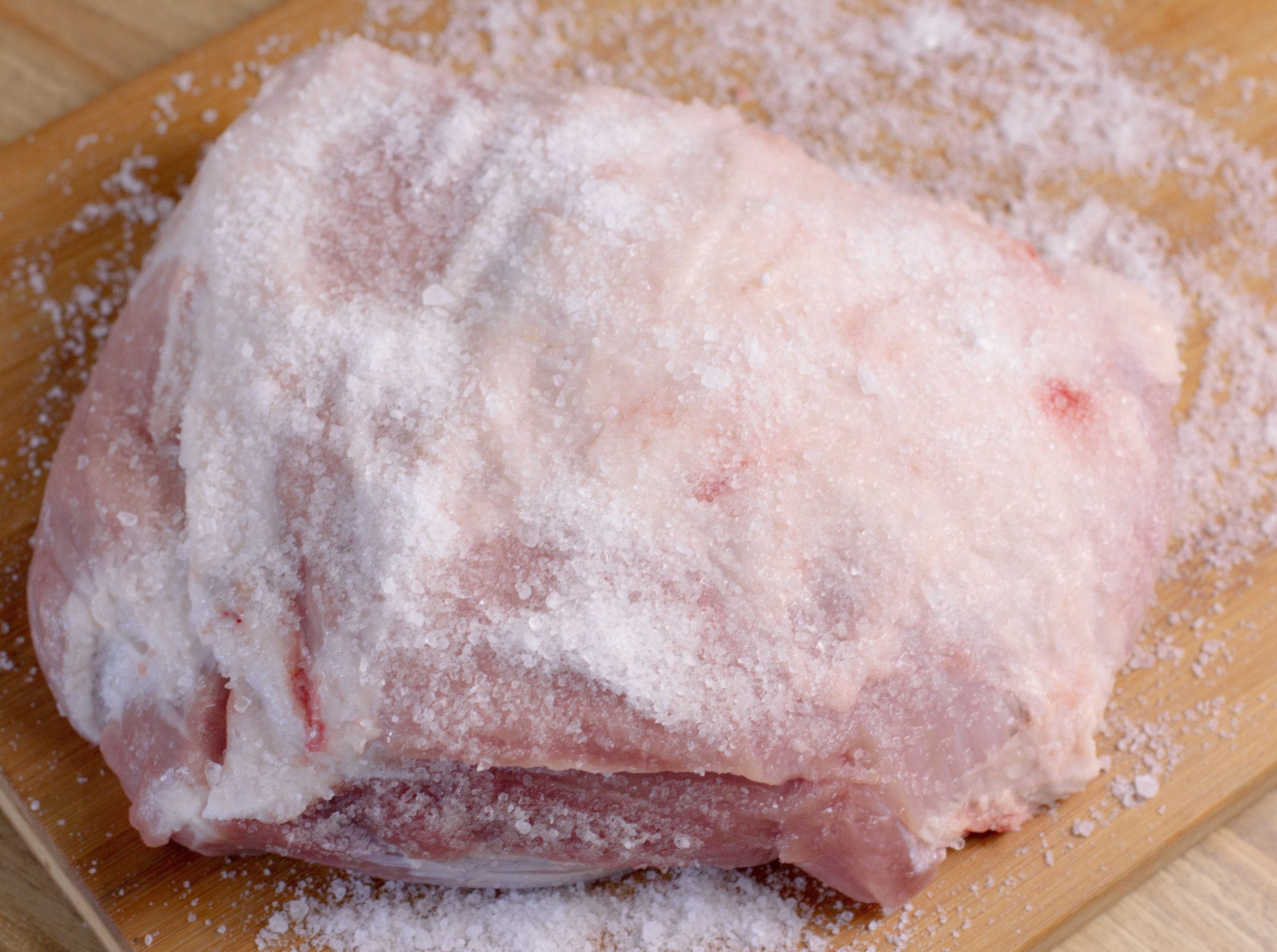 Pernil suíno salgado